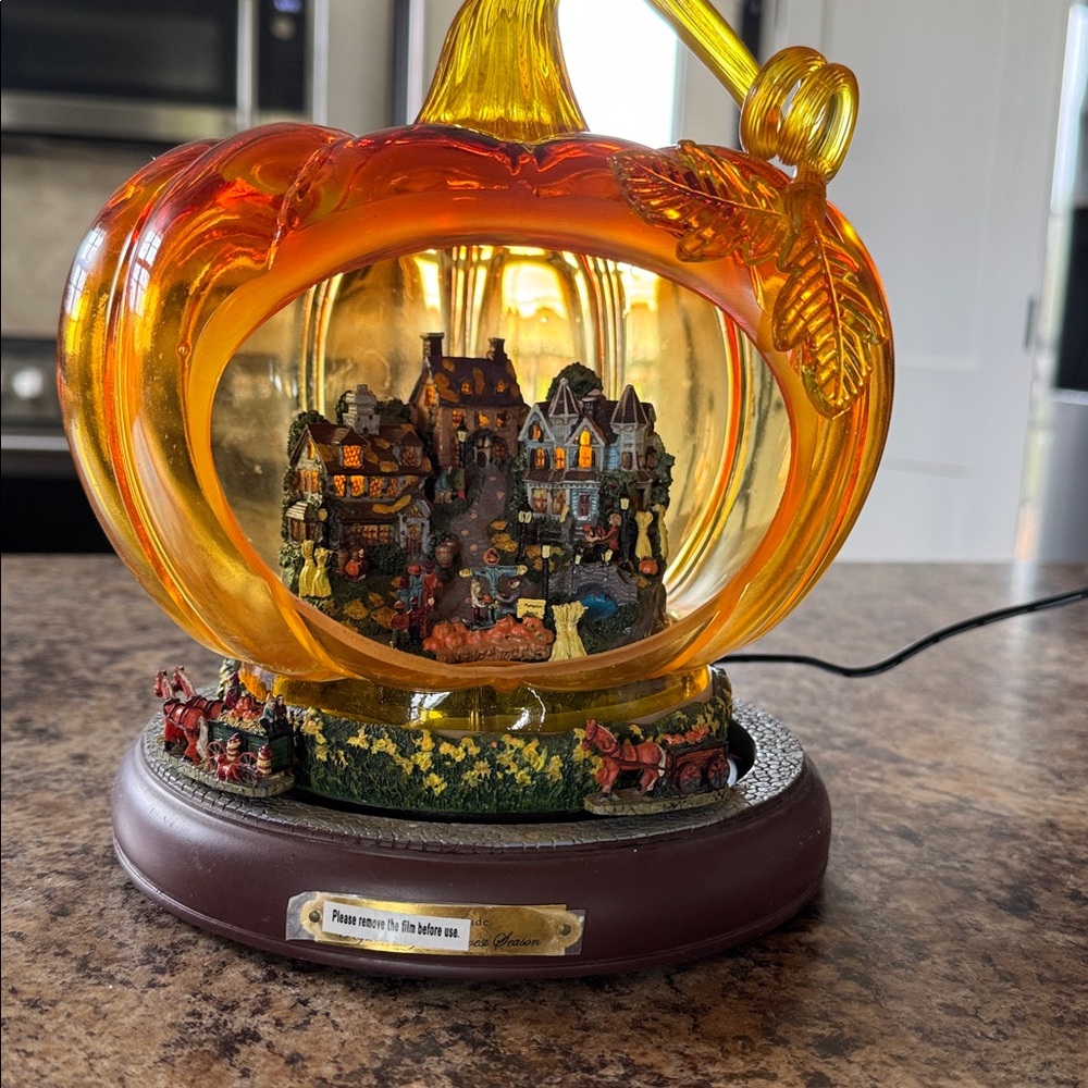 Thomas Kinkade Reflections Of A Harvest Season Glass w/ Motion Pumpkin NEW